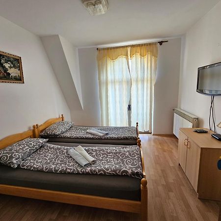 Aleks Sobe Hotel Banja Koviljaca Bagian luar foto