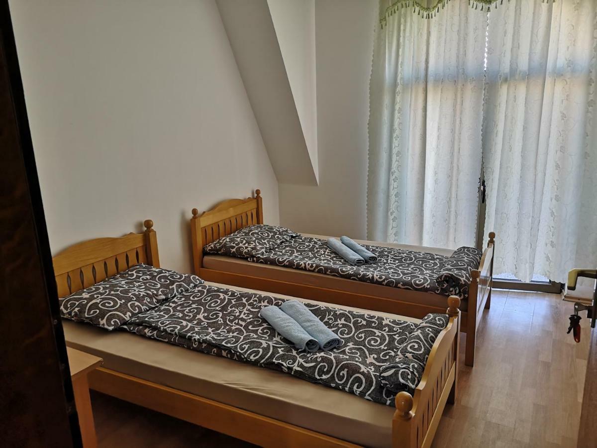 Aleks Sobe Hotel Banja Koviljaca Bagian luar foto